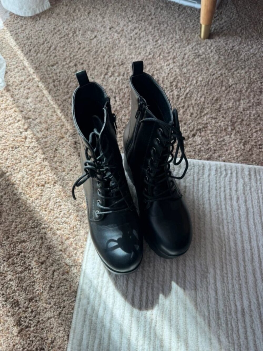 Black boots - Picture 2 of 4